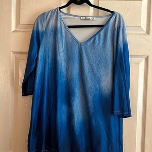 4/$20 GUC Sakurafiua blue tie dye top